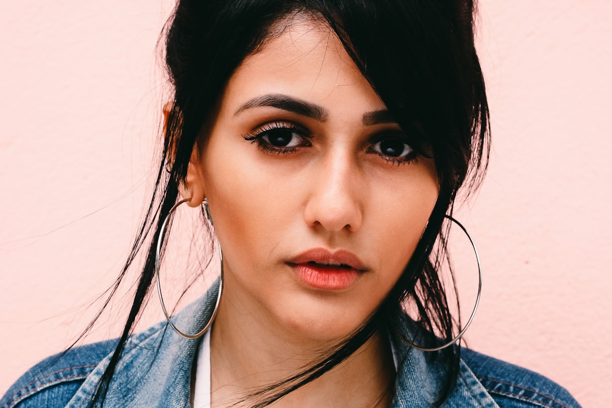 Kraliçenin Ta Kendisi: Aslan Burcu Kadınını Yakından Tanıyoruz